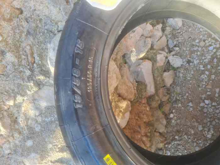 2 pneus neufs Michelin r11 19/58-15 1