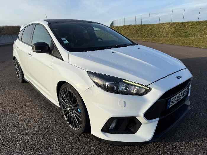 Ford Focus RS 2.3 350ch ÉTAT NEUF Seulement 16 000 kms !! 1