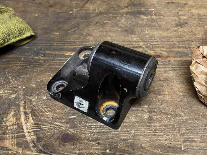 Support de boîte de vitesse Clio r3t 1
