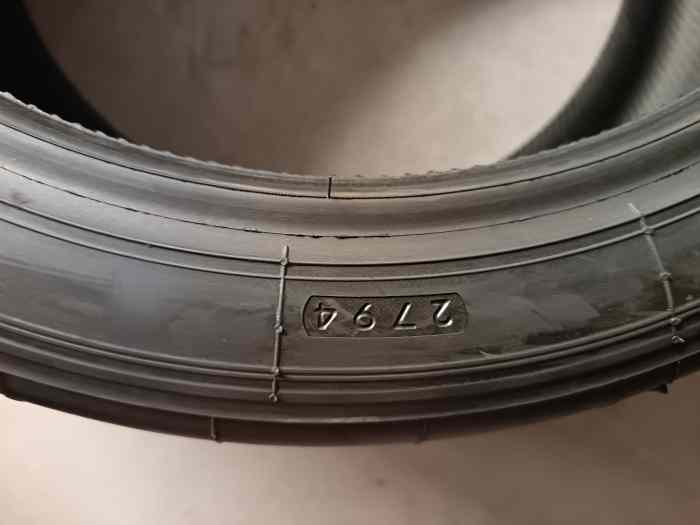Pneus slick Yokohama neufs 1