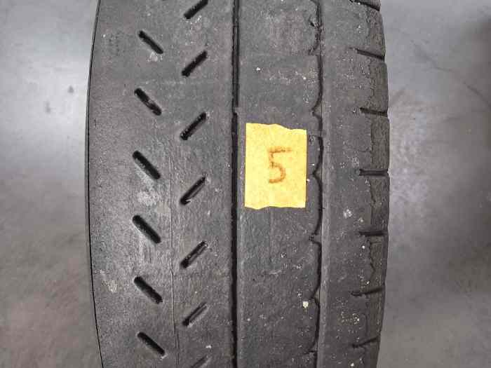 2 Michelin R21 en 19/58-15 avec 50% d’usure 2
