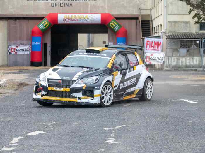 Mitsubishi Mirage Proto