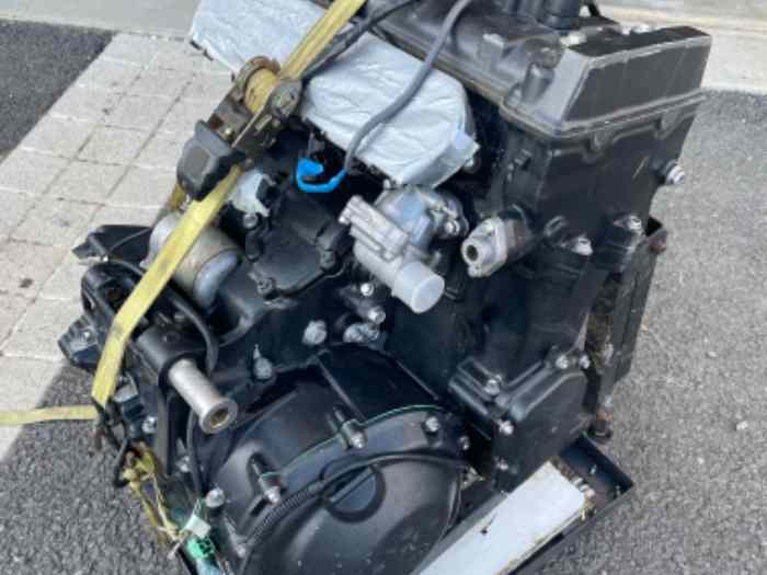 Moteur Kawasaki 1400zzr 2010 complet 0