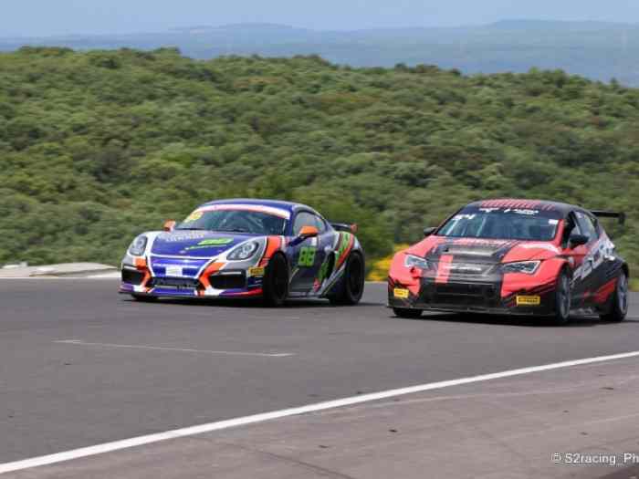 PORSCHE CAYMAN GT4 CS 981 4
