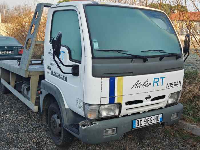 Nissan Cabstar DEPANNEUSE (Plateau carte grise) 0