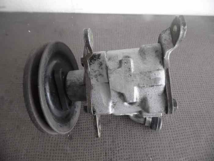 POMPE DIRECTION ASSISTEE 32411127636 BMW 635 CSI E24 5