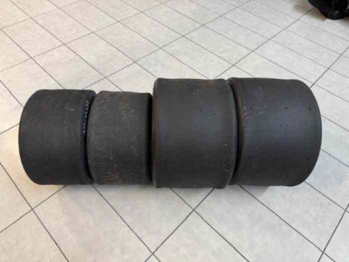 4 used Avon Tyres 0