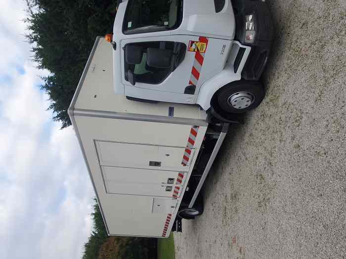 PORTEUR FOURGON RVI RENAULT 1