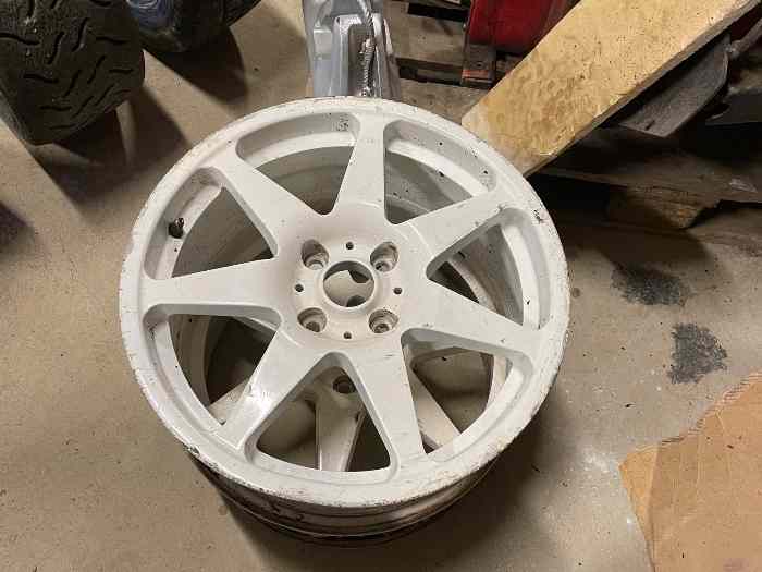 Pneus Michelin 17 + jantes 2