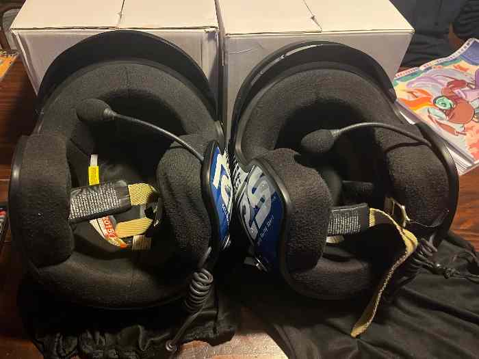 Vends 2 casques RRS avec micro stilo 3