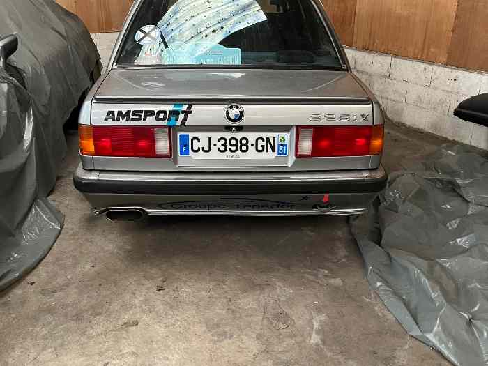 Vend bmw e30 325ix de 1988 (4roues motrices)213560 kms adaptés au rallye de régularité principalement 6 cylindres en ligne pour plus de renseignements merci de me contacter... 0