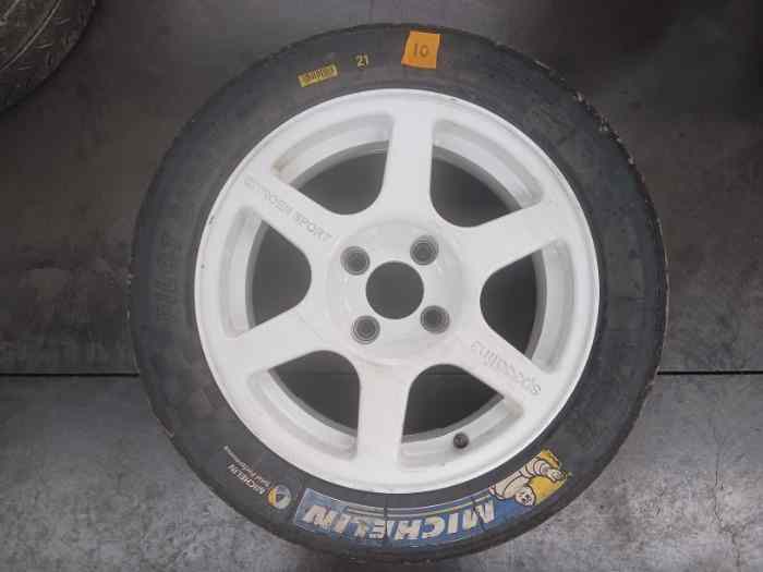 2 Michelin R21 en 19/58-15 avec 70% d’usure 3