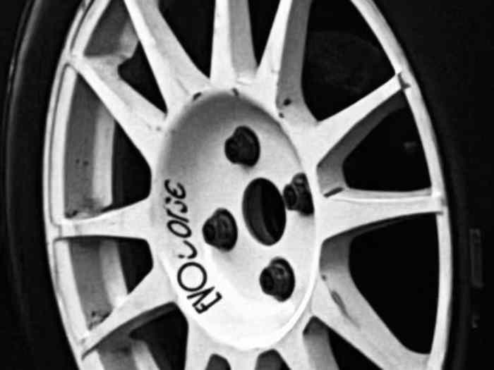Pieces Megane Maxi F2000 4