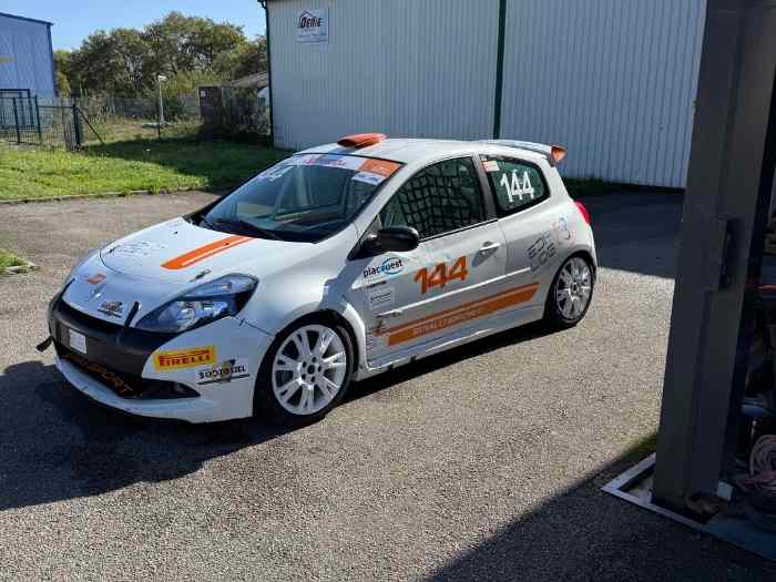 Clio 3 Cup sans boîte