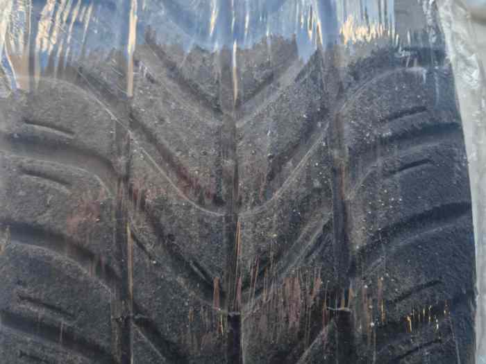 Vends Pneus Michelin 19/58-15 3