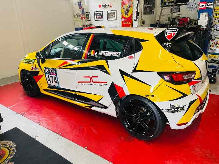 Clio cup 4 x98 2017 1