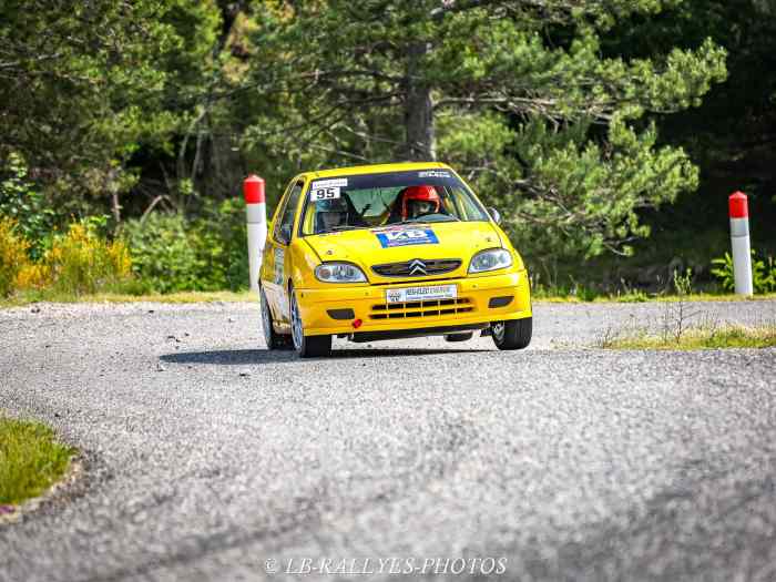 Saxo top A6 neuve 1