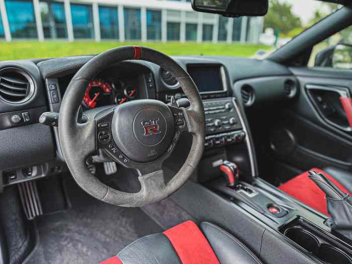 NISSAN GT-R NISMO 3.8L V6 600ch DCT-6 3