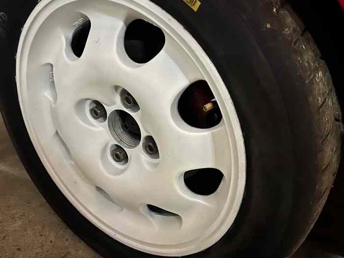 14 Roues Peugeot 205 1.9 GTI 0