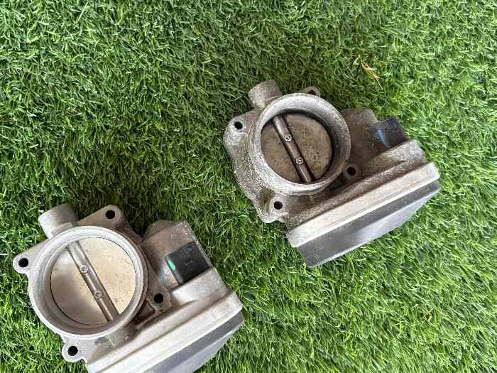 Boîtier papillon clio 3 rs 2