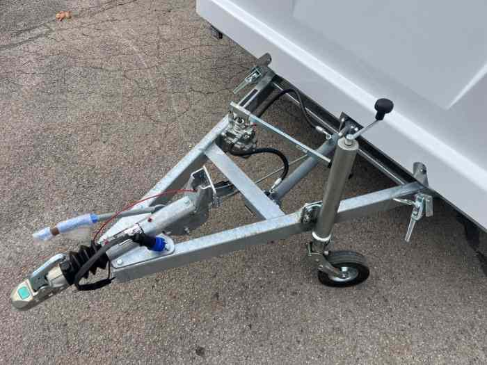 Remorque porte voiture fermée - neuve - en stock 4