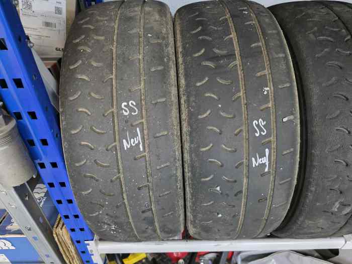 Lot pneus Yokohama 16