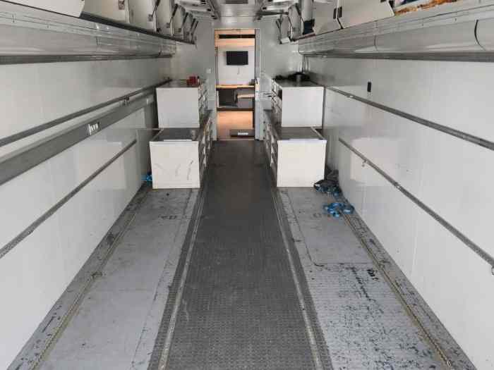 Semi Remorque Leveques + Tracteur Mercedes 1