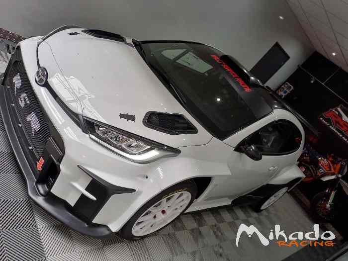 LOUE TOYOTA YARIS R5 1