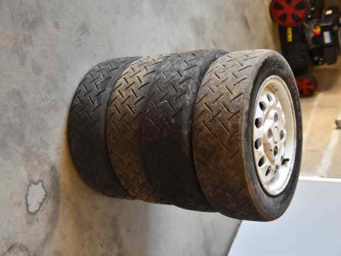 4 ROUES COMPLETES 205 GTI 1600 PNEUS TA 20