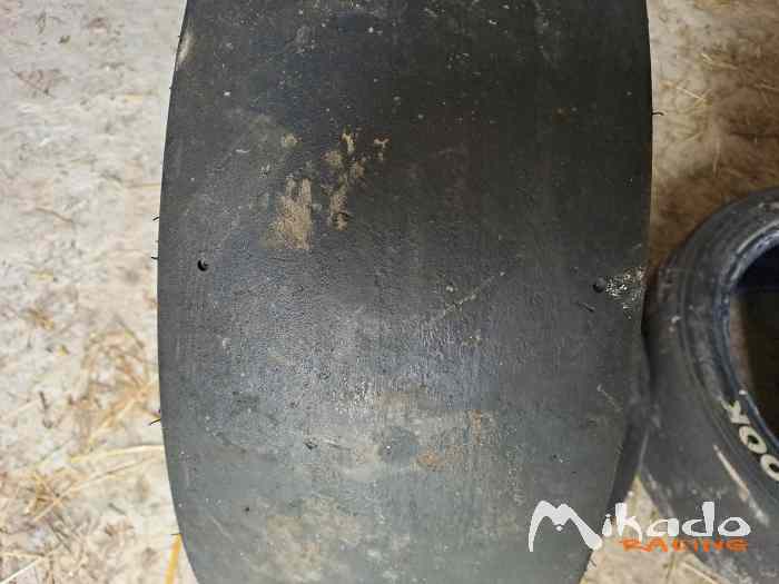 Pneus Slick Hankook 17 pouces f200 de 2023 1