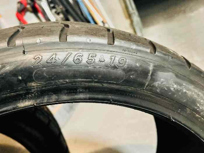 Vends pneus Michelin pilot sport gt p2h 3