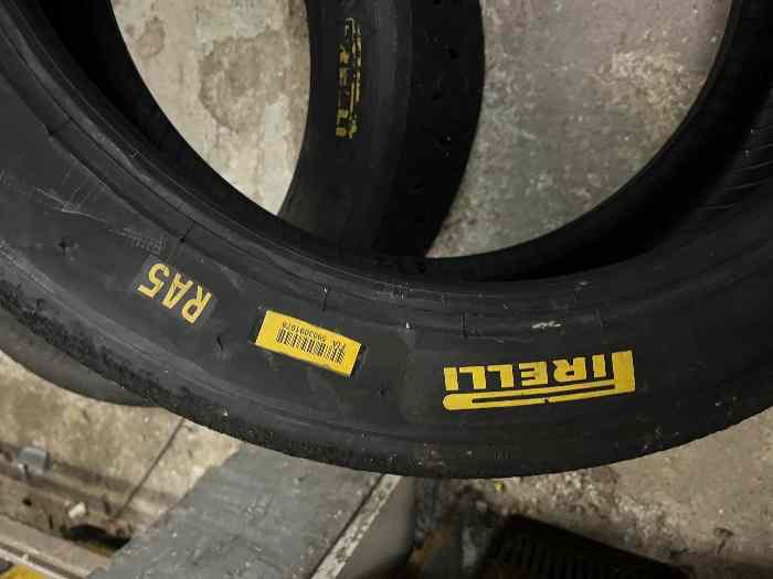 Pneus Pirelli RA5 17Pouces 1