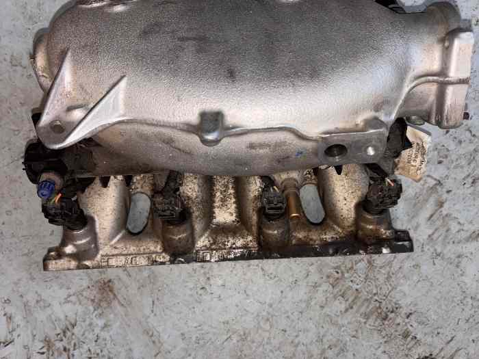 Collecteur admission avec injecteur c2 r2 Max 1