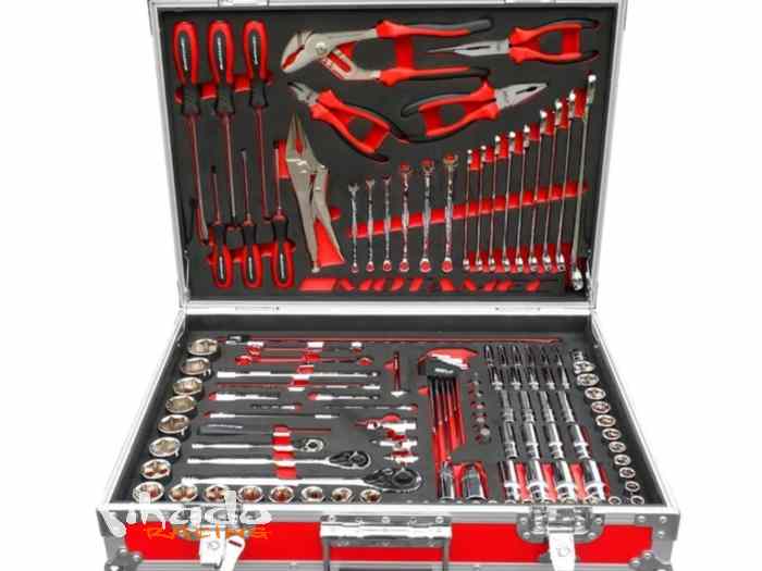 Recherche Service Tools case. 3