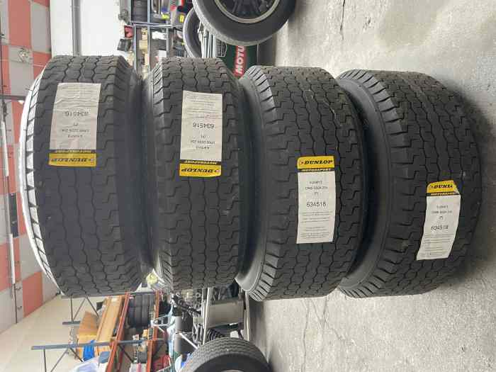 Pneus DUNLOP CR65 Neufs 0