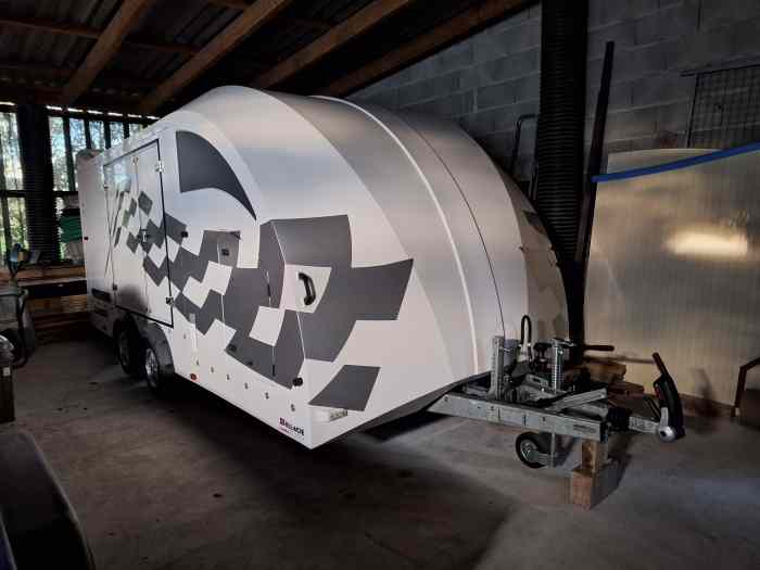 Remorque fermée 5,5m x 2,10 0