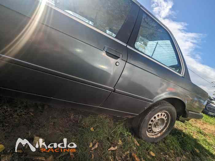 BMW E30 coupé 320i 5