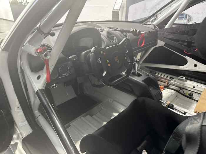 Porsche 718 Cayman GT4 RS Clubsport 2024 4