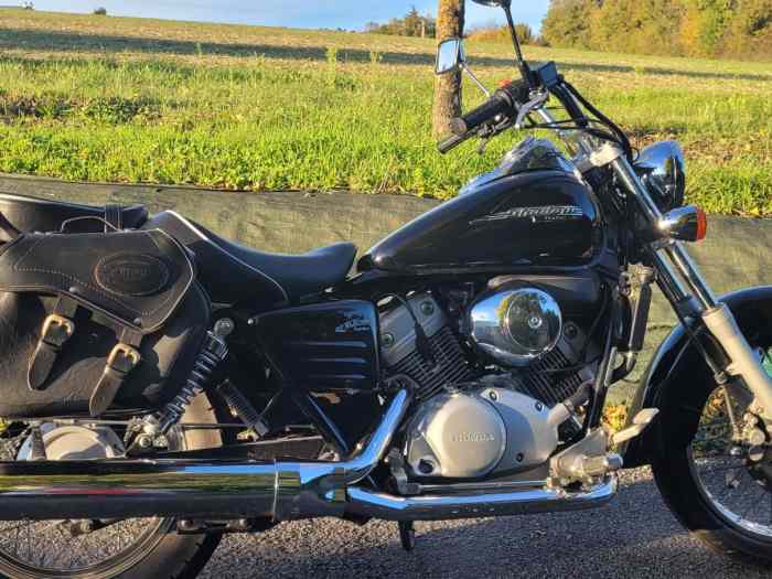 125 shadow année 2001 0