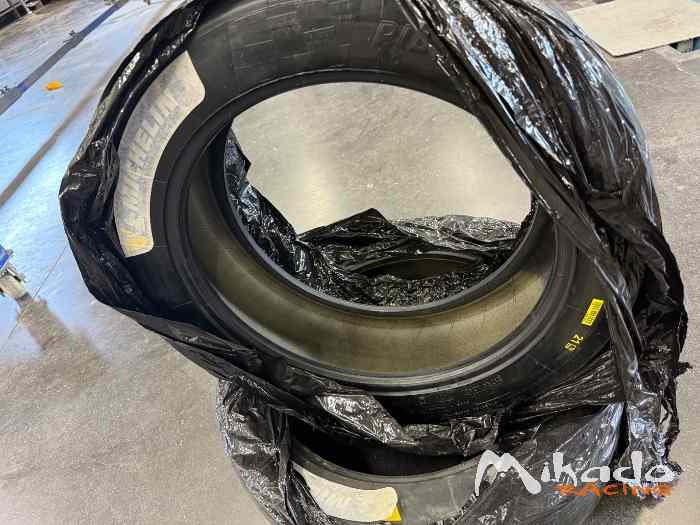 Pneu neuf Michelin 17 2