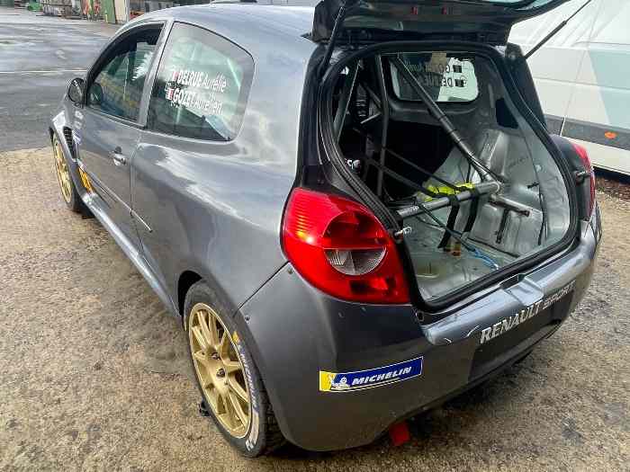 Clio R3 Max moteur, Swindon, 200 km de chrono 1