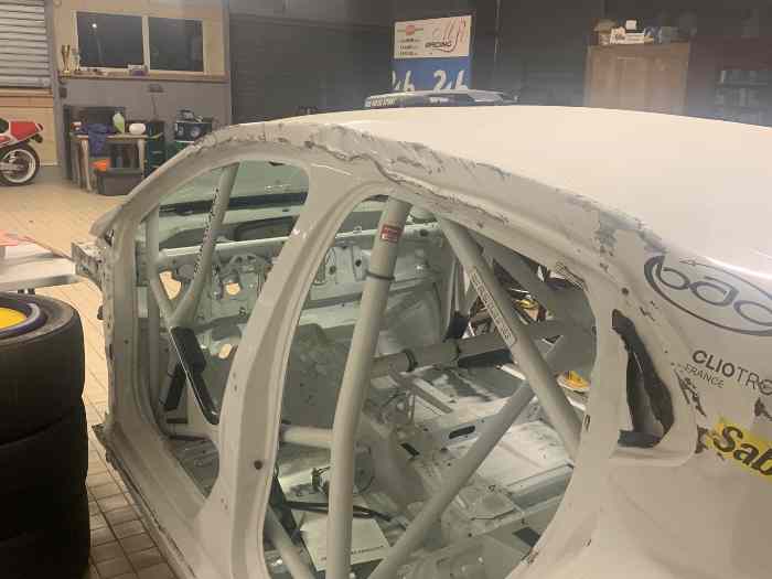 Caisse Clio RC5 accidenté de Rallye 3