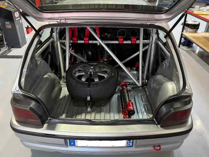 Renault Clio 16s 2L Groupe A 3