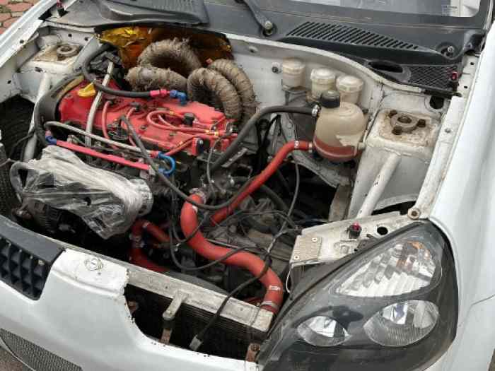 SE VENDE CLIO F2000 4