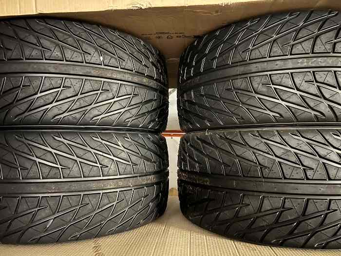 Pneus pluies NEUFS Yokohama Mitjet 2L