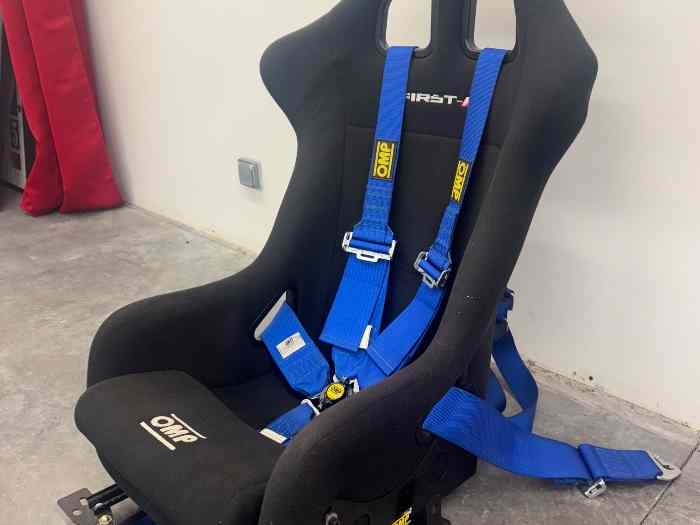 Siège baquet avec son harnais 0