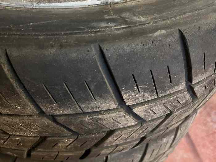 Lot de pneus Michelin en16 pouces 4