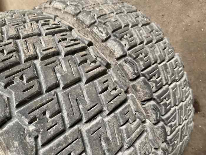 Pneus terre 14p 1