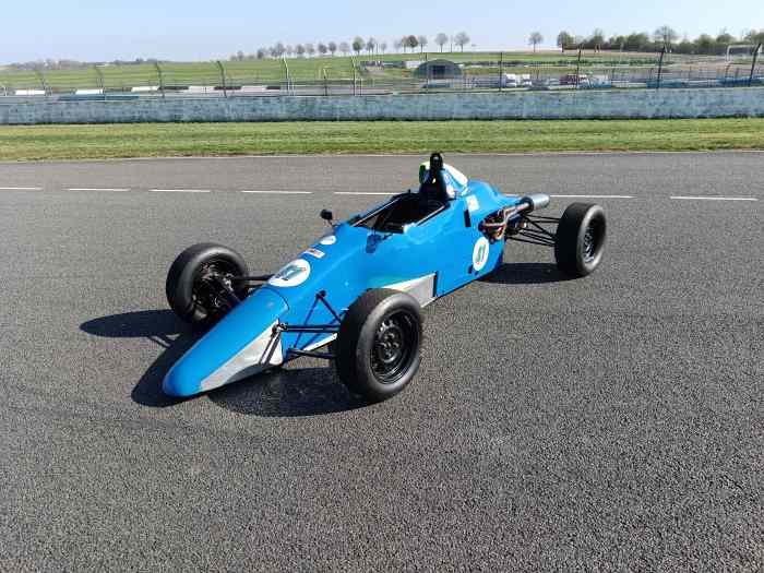 Formule Ford Van Diemen RF 90