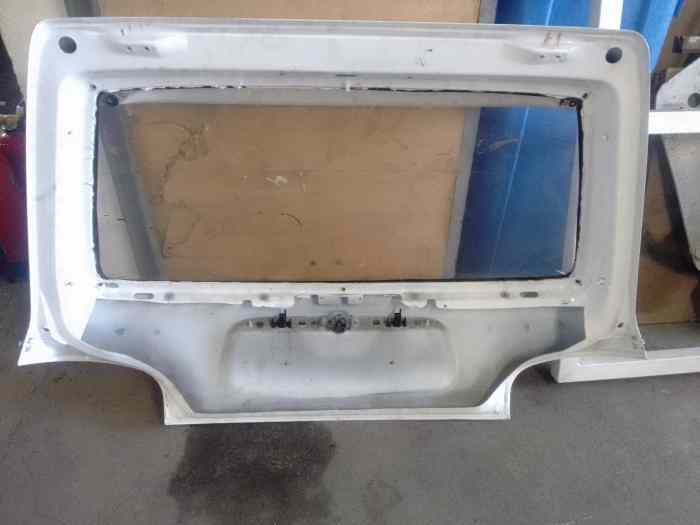 Hayon de Saxo F2000 avec vitre plexiglas 1